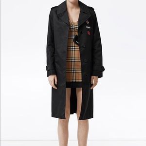 BURBERRY GRAPHIC LOGO CAR COAT SIZE IT 38 US 4 UK6